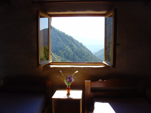 Une chambre avec vue