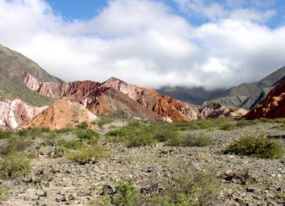 A Purmamarca, la montagne aux sept couleurs